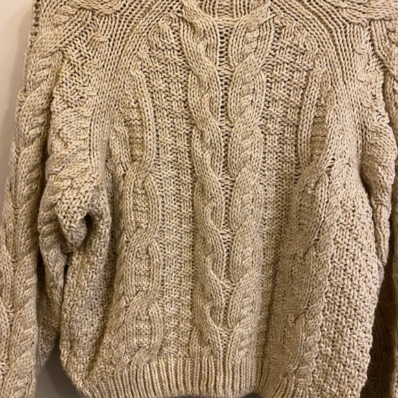 Cable Knit Beige Turtleneck from H&M - Picture 4 of 8